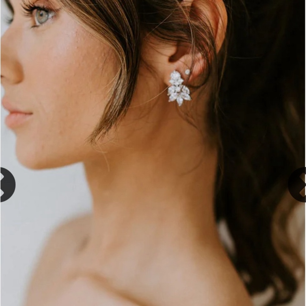 UNTAMED PETALS BY AMANDA JUDGE Silver Crystal Floral Cluster Earrings